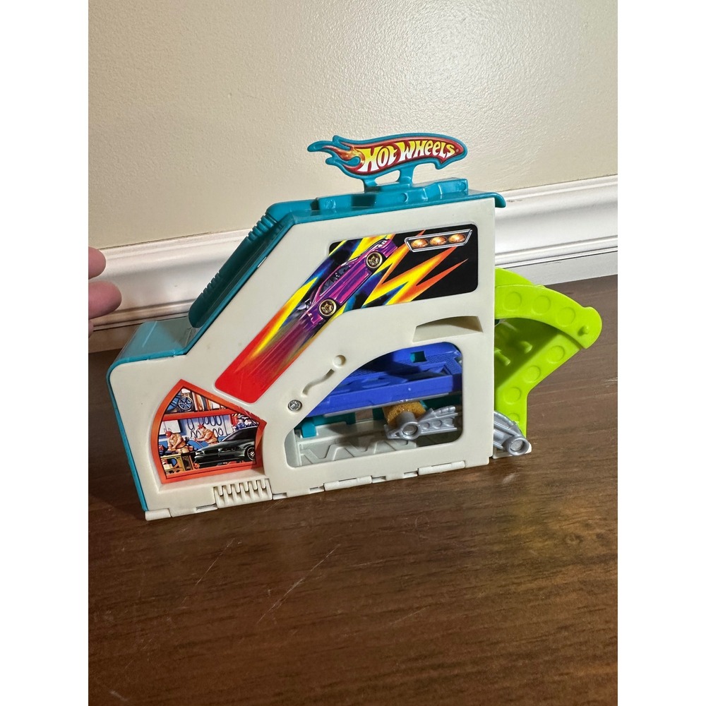 Vintage Hot Wheels Sto & Go Car Wash Playset Blue White Portable Fold Out Toy - Picture 6 of 8
